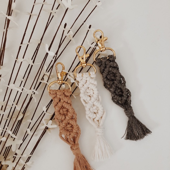 macrame keychain - Picture 2 of 3